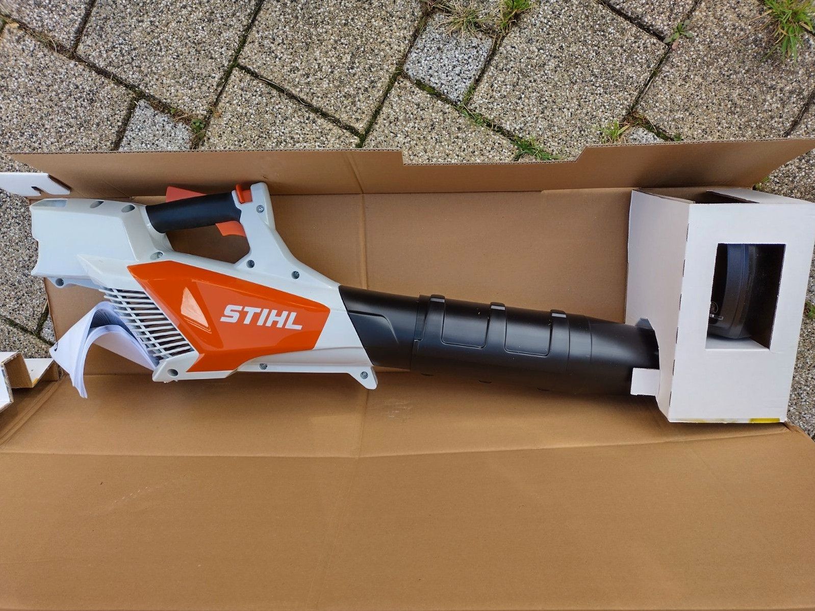 Stihl BGA 57